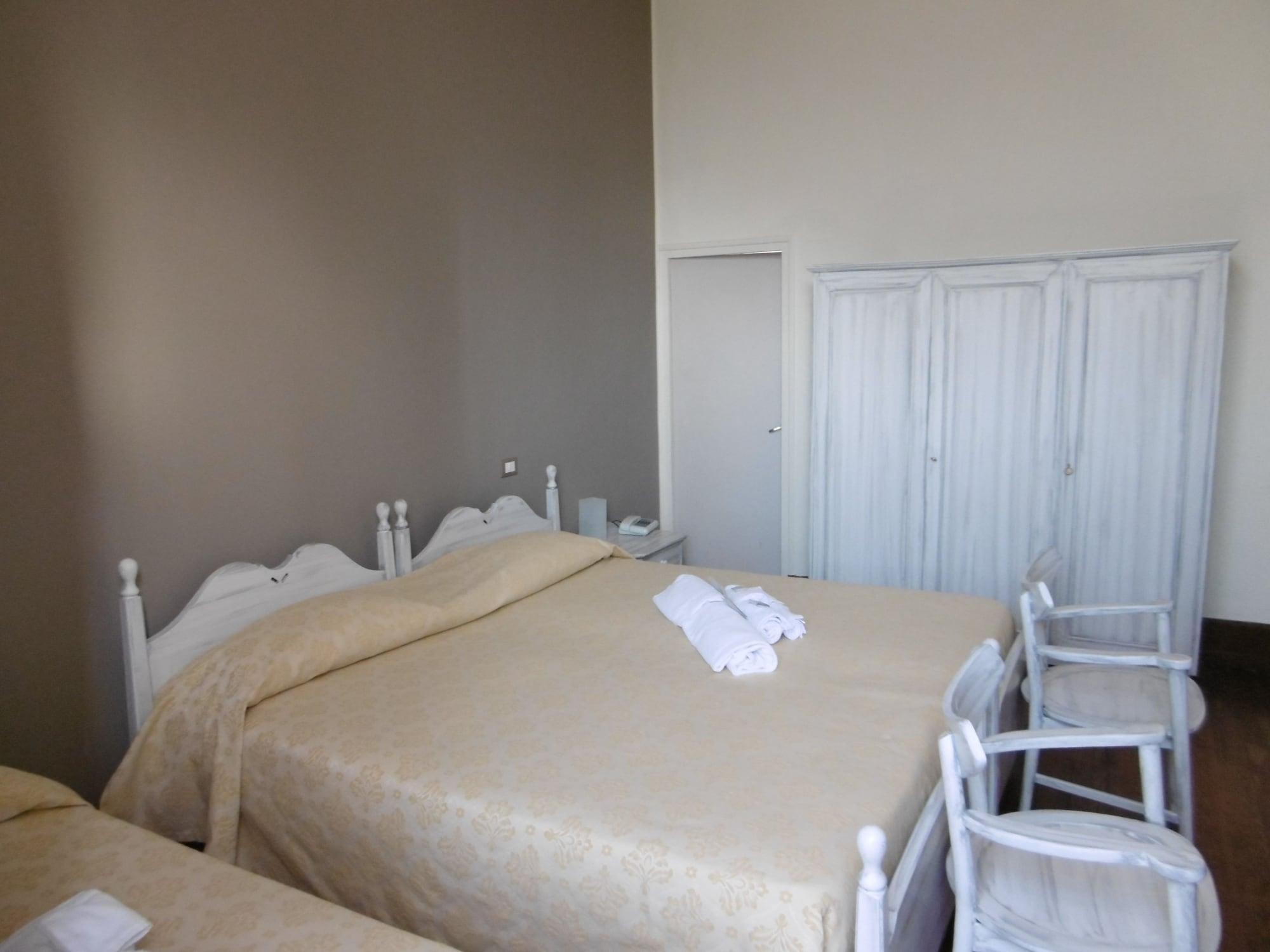 Maria Hotel 2*